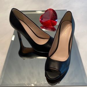 Black peep toe heel